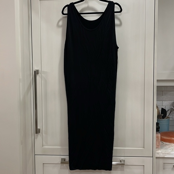 EUC Simple black midi length fully lined sleeveless dress from Helmut Lang - Picture 8 of 13